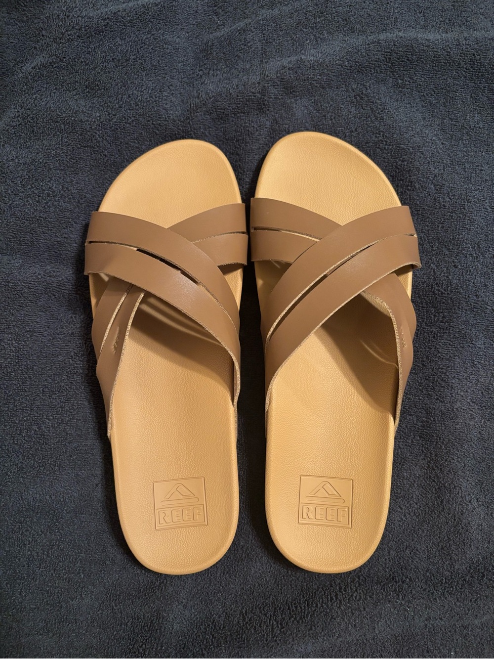 NWOT Reef Sandals - size 9.5